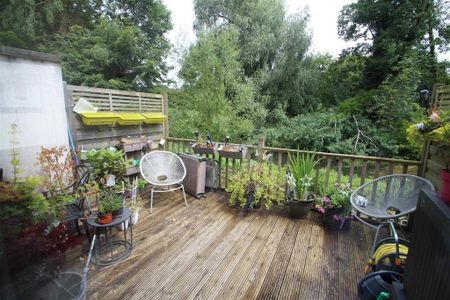 3 bedroom detached house to rent - Photo 2