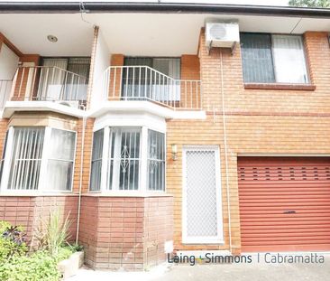 FULLY RENOVATED TOWNHOUSE - Photo 3