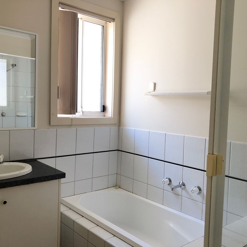 2/1 Coane Street, Oakleigh East VIC 3166 - Apartment For Rent | Domain - Photo 1