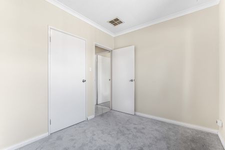 Great Size Home in a Great Location @$900 Per Week - Photo 2