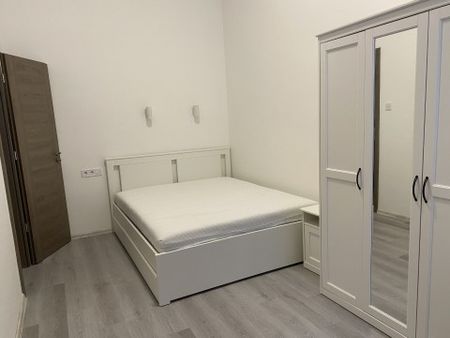 Dob utca 36. - Fotó 2