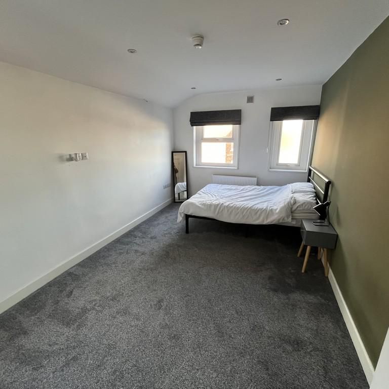 1 bedroom in a house share to rent - Photo 1