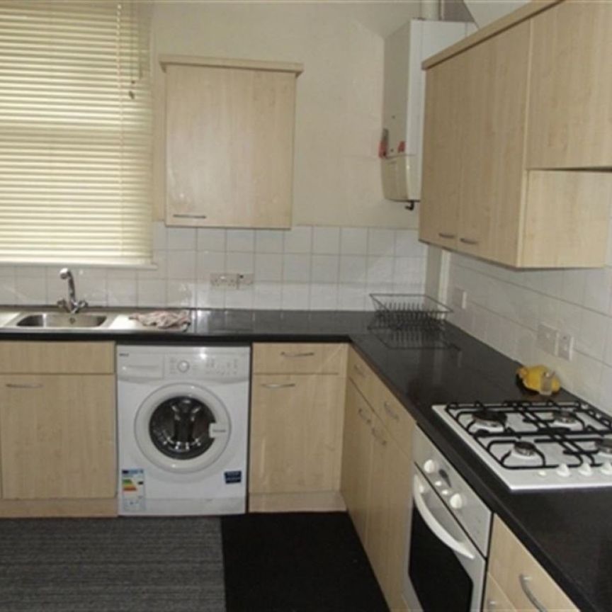 4 bed Mid Terraced House for Rent - Photo 1