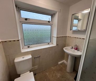 3 bedroom semi-detached house to rent - Photo 6