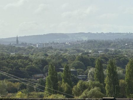 London Street, New Whittington, Chesterfield - Photo 3