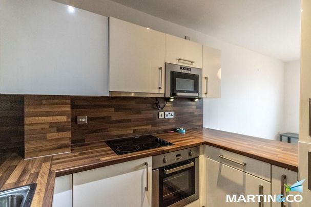 2 bedroom ground floor flat to rent - Photo 1