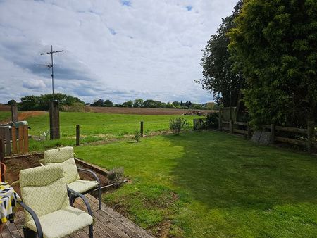 Buckland - 2 Bedroom - Includes mown lawns & water - Photo 2