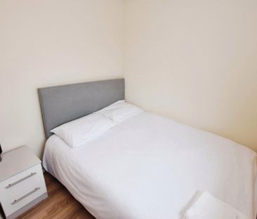 3 bedroom semi-detached house to rent - Photo 3