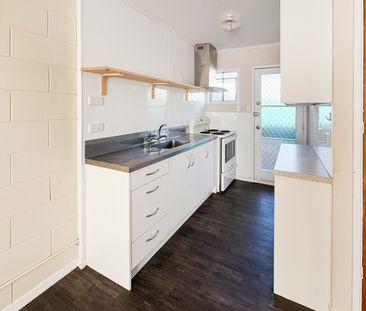 Two Bedroom Unit in Prime Central Location! Victoria - Photo 5