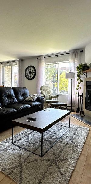Très Beau 4 1/2 à louer Repentigny FOYER 1er etage - Photo 1
