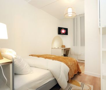 PLACE DE LA BOURSE Roommate 3 Bedrooms at Nantes - Photo 1