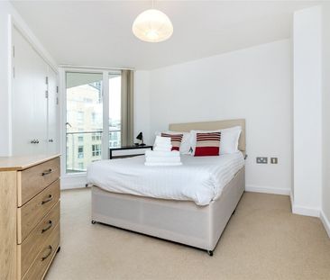 Water Gardens Square, Canada Water, London, SE16 flat to rent - Photo 3