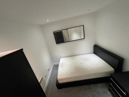 3 Bed Flat, The Lock Building, M1 - Photo 2