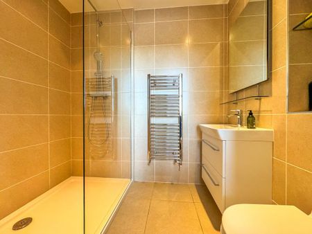 4 bedroom terraced house to rent - Photo 4