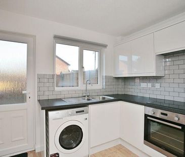 2 bedroom terraced house to rent - Photo 2
