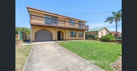 CHARMING COASTAL RETREAT IN CALLALA BEACH - Photo 5