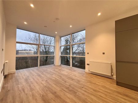 Roop House, Fleet, Hampshire, GU51 - Photo 2