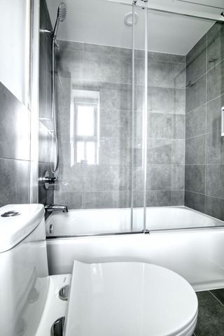 3555 Cote-des-Neiges Road, Montréal, QC - Photo 3