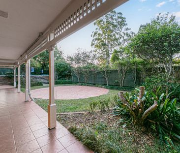 Charming Single Level Family Home - Photo 4