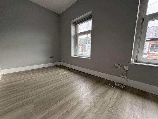 Treharris Street, Roath, CF24 - Photo 1