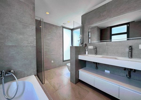 Luxury Villa for rent in Estepona, Andalusia