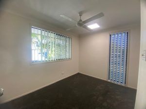1/3 Doggett Dr, Miami QLD 4220 - Photo 4