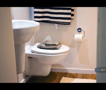 Studio to rent - Photo 6