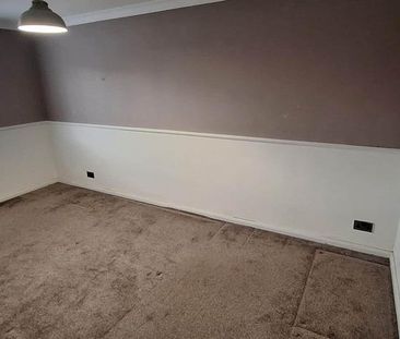 2 bedroom semi-detached house to rent - Photo 5