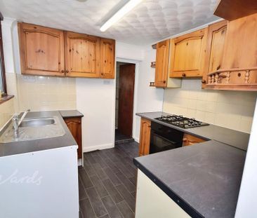 4 bedroom terraced house to rent - Photo 5