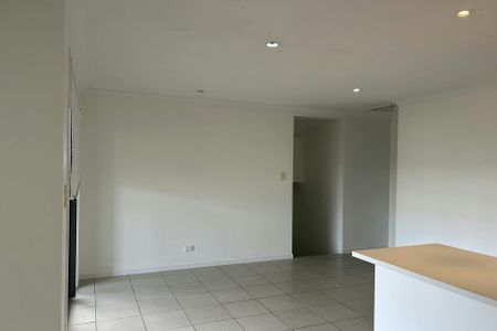 SPACIOUS AND MODERN 4 BEDROOM GEM LOCATED IN NEW AUCKLAND! - Photo 3