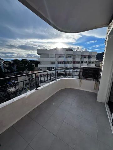 Alquiler de piso en Avenida Joan Miró s/n - Photo 2