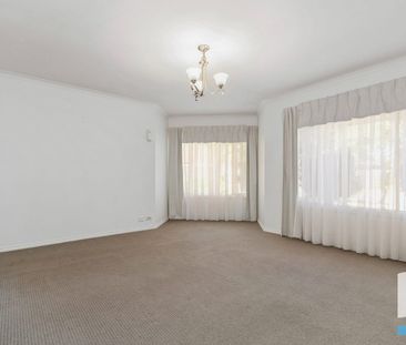 Beautifully Maintained Family Home - Photo 1