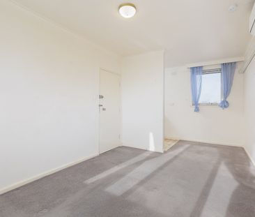 7/18 Moffat Street, South Yarra VIC 3141 - Photo 6
