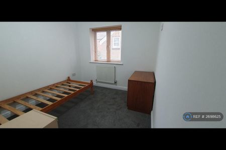 3 bedroom maisonette to rent - Photo 2