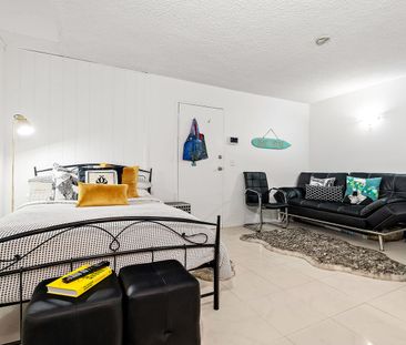 Perfect Lifestyle in Your Modern Sunlit Studio - FURNISHED - Photo 3