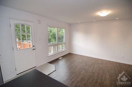 For Lease - 111 Dalehurst Drive Unit# B, Tanglewood - Grenfell Glen - Pineglen, Ontario - Photo 2