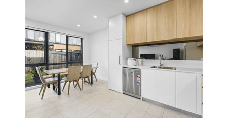 3 Bedroom, 2.5 Bath Luxury in Braybrook - Photo 5