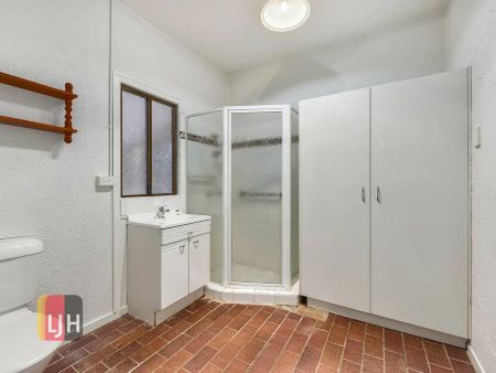 “2 BEDROOM + STUDY + RUMPUS WITH AIR CONDITIONING!” - Photo 5