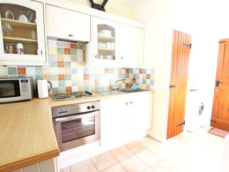 2 bedroom bungalow to rent - Photo 2