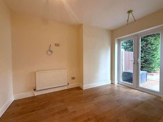 West Park Avenue, Northfield, B31 - Photo 1