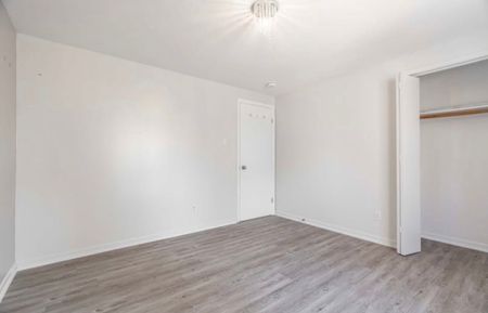 For Lease - 82 Emery Street, London South, Ontario - Photo 2