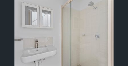 RENOVATED SELF-CONTAINED STUDIO - DOUBLE LEVEL IN THE HEART OF NUNDAH - Photo 5
