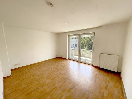 Großzügige 3-Raumwohnung in Top-Lage sucht Sie - Photo 1