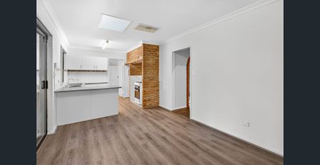 Neat & Spacious 3x1 Family Home in Gosnells - Photo 3