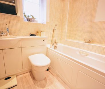 Wishford Court, Ashtead, Surrey, KT21 1RR - Photo 6