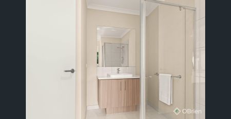 Modern Family Townhouse in Frankston High Zone - Photo 4