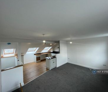 3 bedroom maisonette to rent - Photo 3