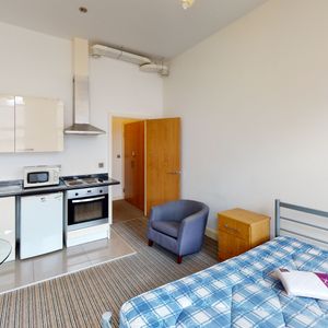 Student Properties to Let - Photo 2