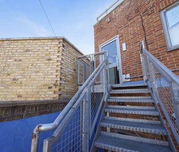 Poplars Court, Poplars Road, London, E17 - Photo 3