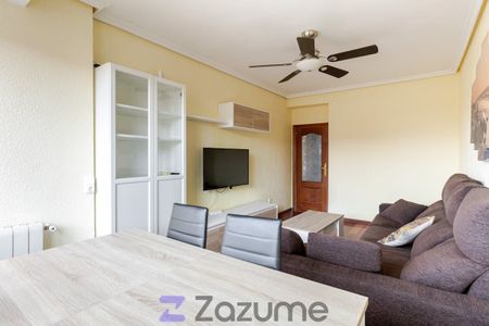 Piso de alquiler en C. de Alejandro Sánchez, Opañel - Photo 2